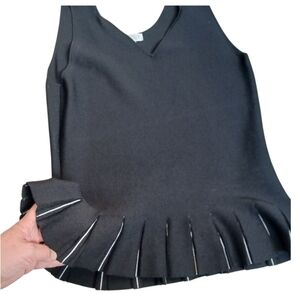 Carlisle designer top black sleeveless V neck Sz Medium chic pleated bottom